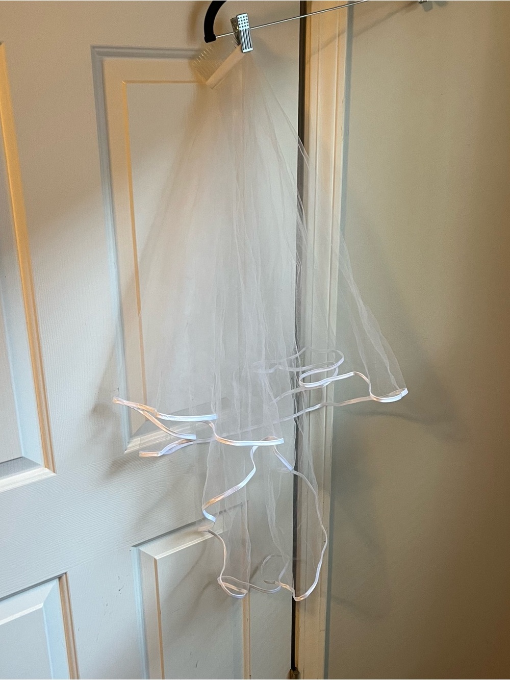White Bridal Veil with Ribbon Edge